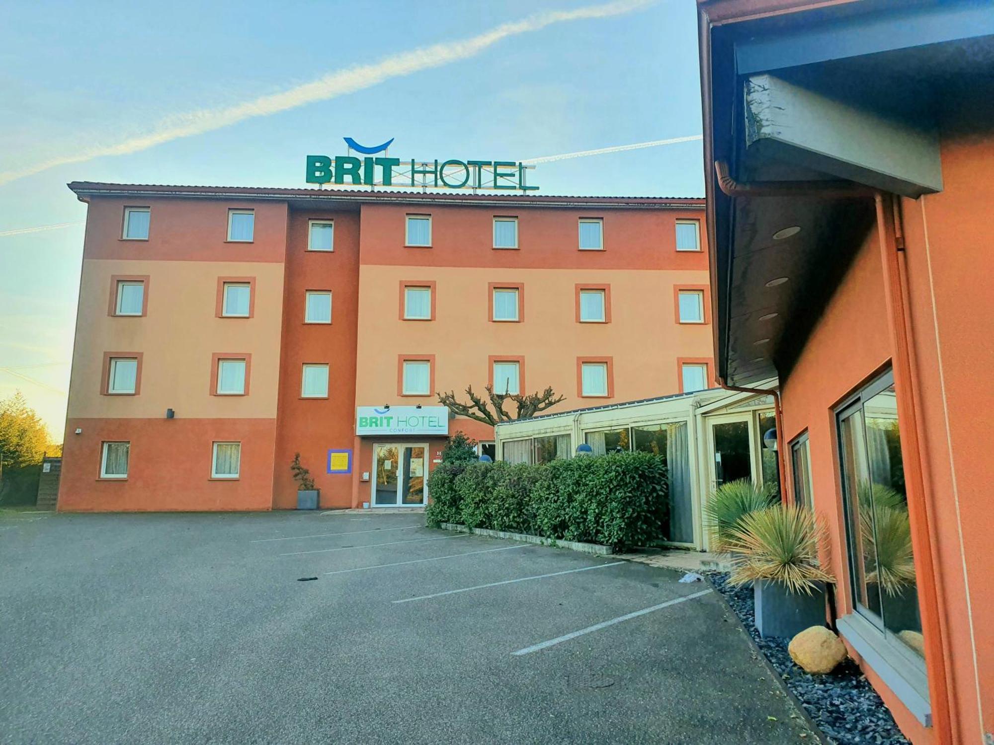 Brit Hotel Confort Montauban Buitenkant foto
